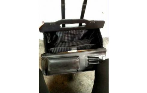 PILOTENKOFFER SCHWARZ A.R. VERSCHLIEßBAR