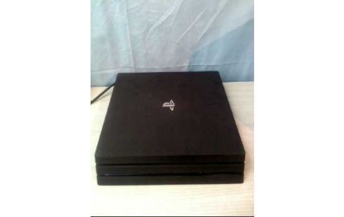 PS4-PRO MIT CONTROLLER & 5 SPIELEN <SONY>