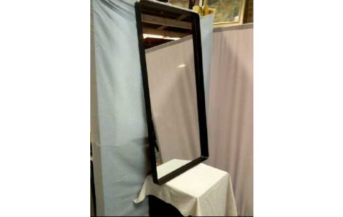 WANDSPIEGEL IM RAHMEN METALL SCHWARZ