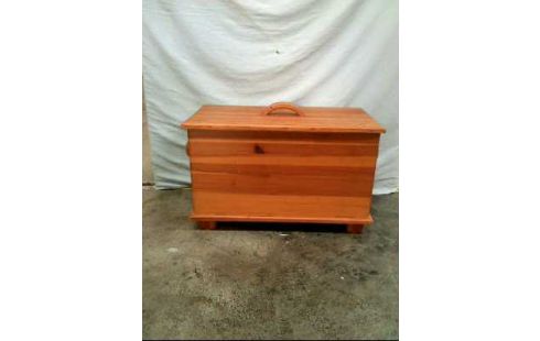 TRUHE KISTE HOLZ MIT DECKEL +GRIFF