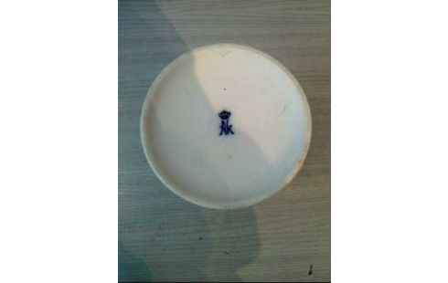 VASE WEISS PORZ BLÄTTER <AK KAISER>