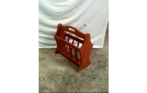 ZEITUNGSSTÄNDER HOLZ DUNKEL RUSTIKALER STIL