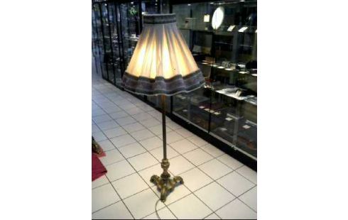 STEHLAMPE 2-L SCHIRM BEIGE-FLORAL MESS.FUß