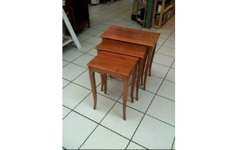 SATZTISCHE 3ER-SET HOLZ GESCHWUNGEN