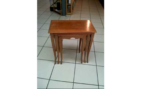 SATZTISCHE 3ER-SET HOLZ GESCHWUNGEN