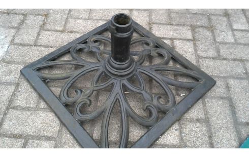 SCHIRMSTÄNDER GUSSEISEN SCHWARZ