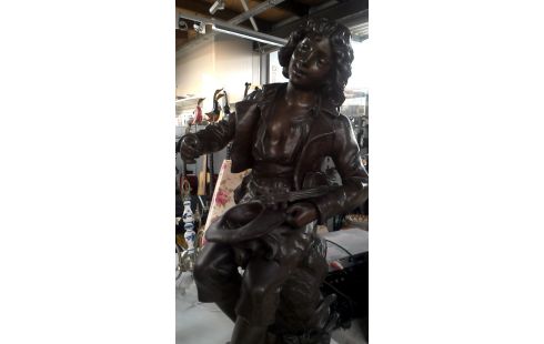 STATUE JUNGE MET, , GEIGE