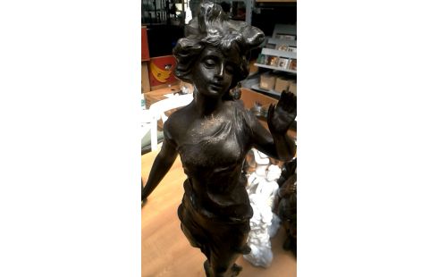 ESTATUA MUJER ANTIGUO