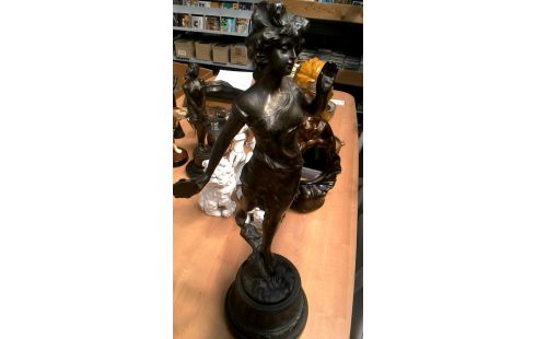 ESTATUA MUJER ANTIGUO