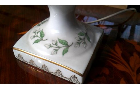 TAFELLAMP LIMOGES WIT PORSELEIN BLOEMEN