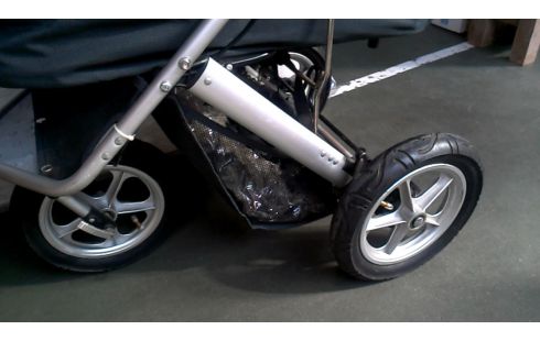 POUSSETTE 3 ROUES NOIRE GRIS ALUMINIUM