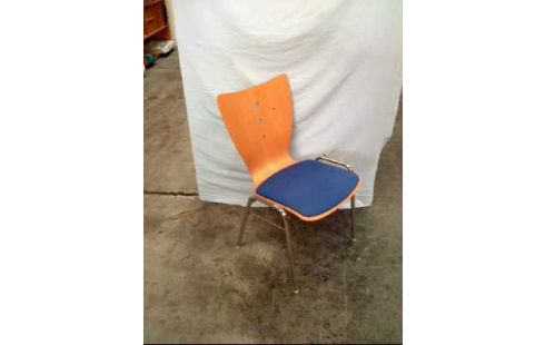 STAPELSTUHL HOLZ HELL SITZFLÄCHE STOFF BLAU