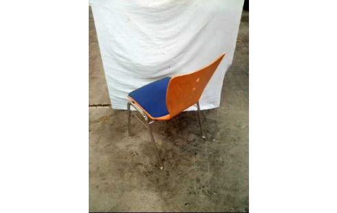 STAPELSTUHL HOLZ HELL SITZFLÄCHE STOFF BLAU