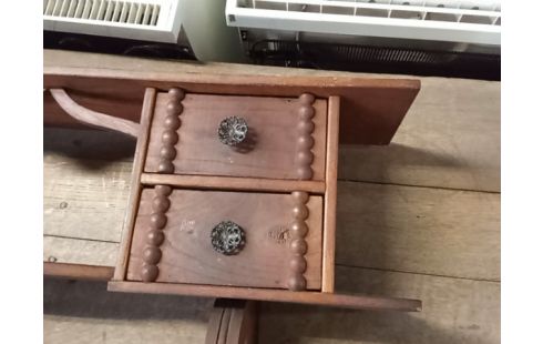 ARCHELLE CHENE A TIROIRS BOUTONS DORES