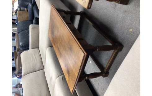 TABLE DE SALON EN CHENE MOYEN 2 TIROIRS