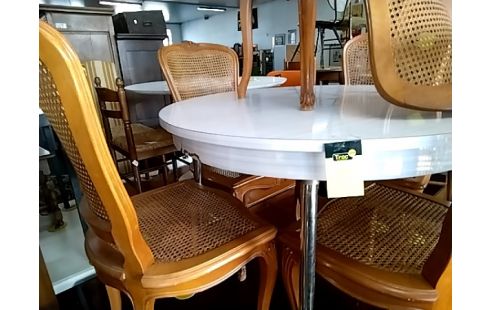 TABLE RONDE 1 ALLONGE ABIMEE