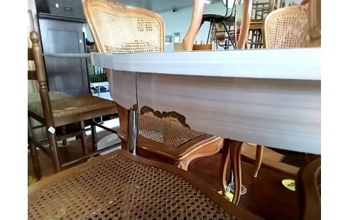 TABLE RONDE 1 ALLONGE ABIMEE