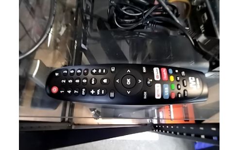 TELEVISEUR AVEC TELECOMMANDE