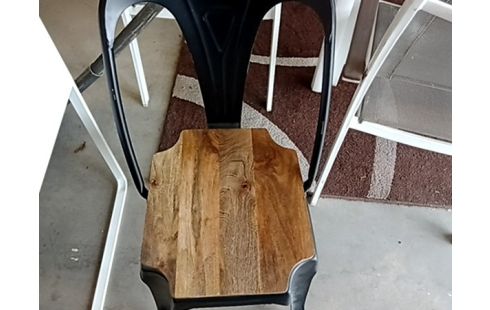 CHAISE INDUSTRIELLE METAL NOIR ET BOIS CLAIR