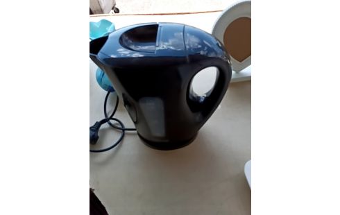 BOUILLOIRE ELECTRIQUE TRISTAR