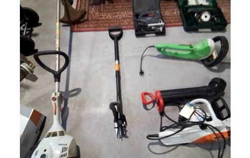 OUTIL FISCAR DESHERBEUR