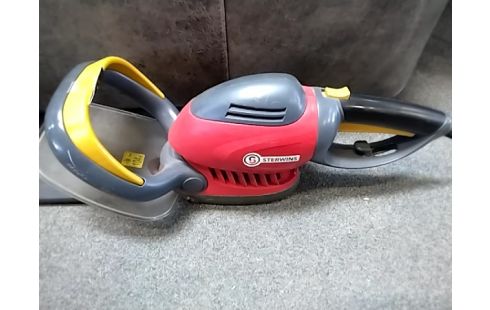 TAILLE HAIE Sterwins