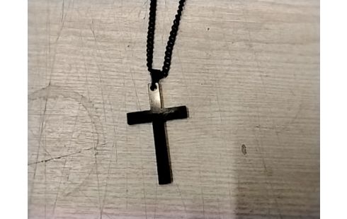 COLLIER BIJOUX CROIX NOIRE