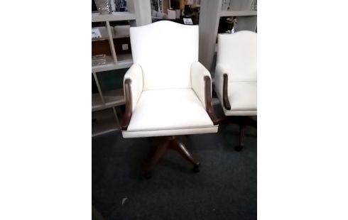 FAUTEUIL SUR ROULETTES