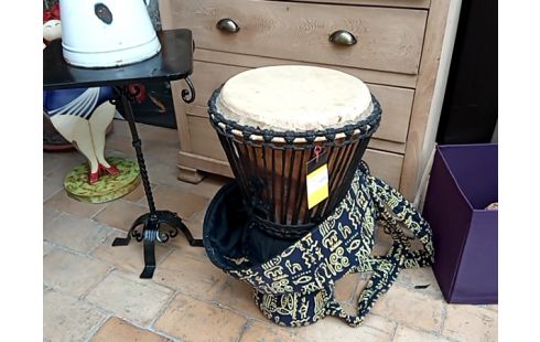 TAM TAM ET SA HOUSSE