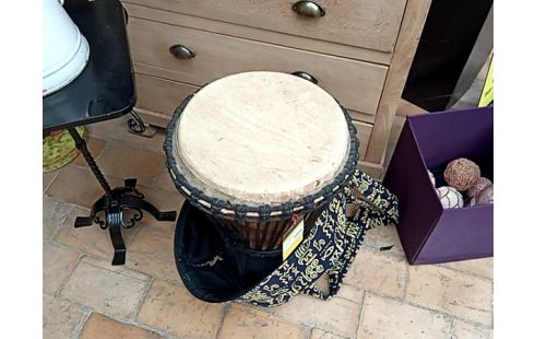 TAM TAM ET SA HOUSSE