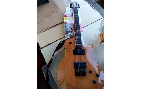 GUITARE ELECTRIQUE IMPERATOR LAG +HOUSSE ET AMPLI