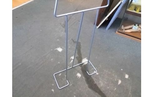 PORTANT VETEMENTS METAL