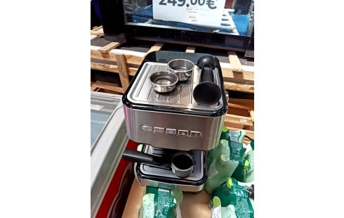 CAFETIERE EXPRESSO ESSENTIEL B + ACC RSV