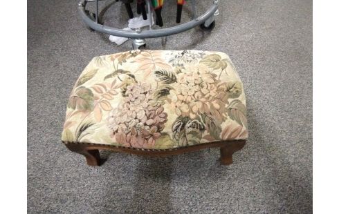 REPOSE PIED A RETAPISSER