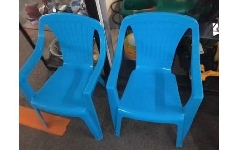 FAUTEUIL ENFANT PLASTIQUE BLEU