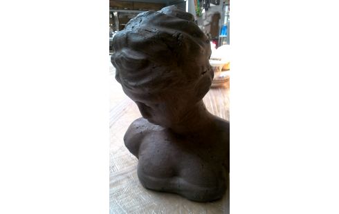 BUSTE VROUW AARDEWERK