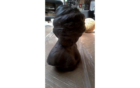 BUSTE VROUW AARDEWERK