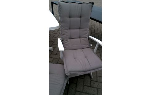 2 STOELEN TUIN WIT PVC BRUIN KUSSENS