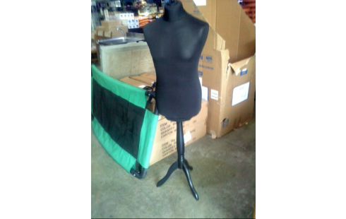 MANIQUÍ MEDIO CUERPO