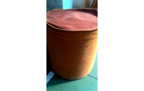 PUF REDONDO TEJIDO ROJO NARANJA