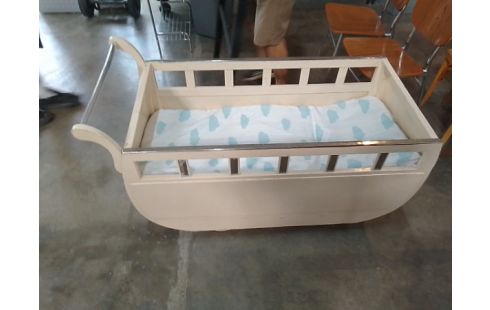 LIT BEBE SUR ROULETTES