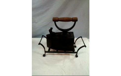 BÜGELEISEN HOLZGRIFF MIT UNTERSETZER ANTIK