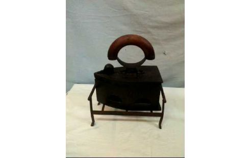 BÜGELEISEN HOLZGRIFF MIT UNTERSETZER ANTIK