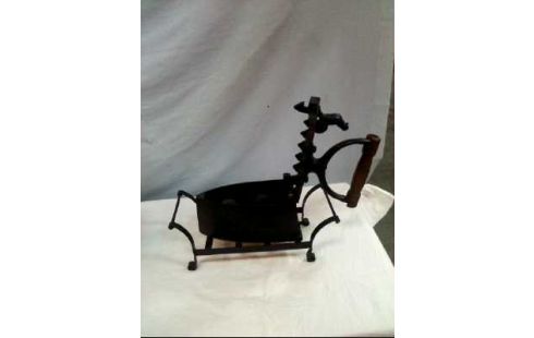 BÜGELEISEN HOLZGRIFF MIT UNTERSETZER ANTIK