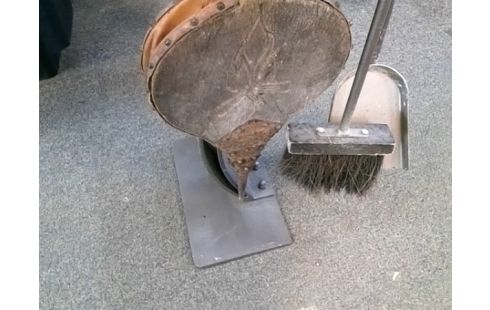 SERVITEUR DE CHEMINEE .