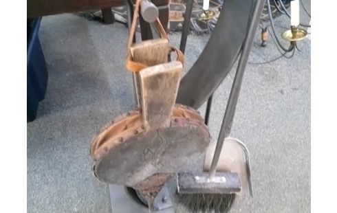 SERVITEUR DE CHEMINEE .