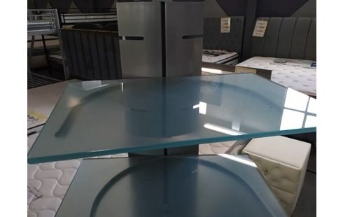 MEUBLE TV SUR ROULETTES