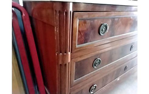 COMMODE MARBRE VEINE ACAJOU