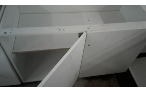 MEUBLE DE CUISINE  D'ANGLE EN L'ETAT