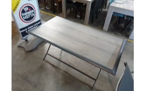 TABLE EXTERIEUR PLIABLE EN L'ETAT